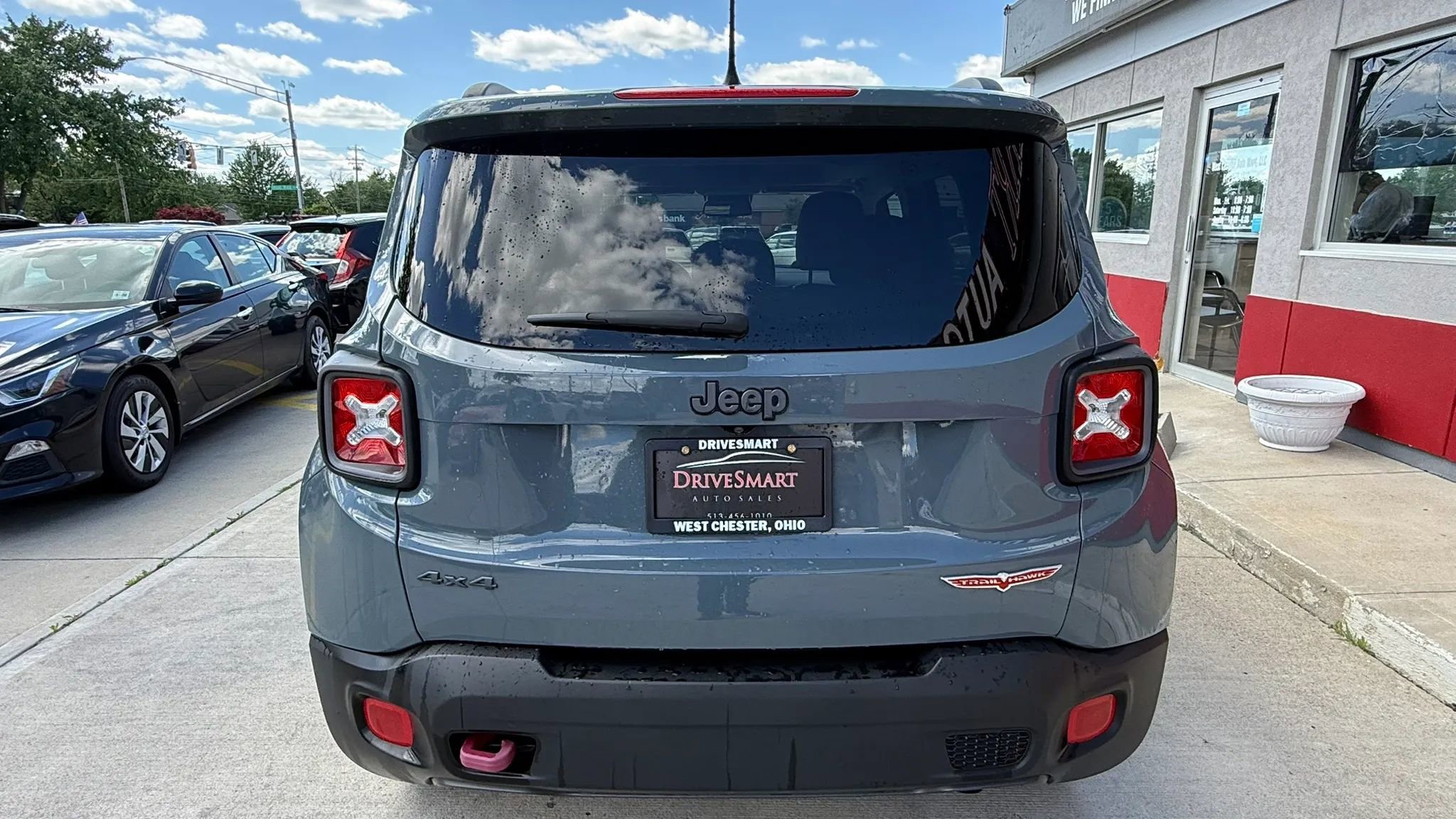 Used 2017 Jeep Renegade Trailhawk w/ Premium Trailhawk Package AWD/4WD image 7