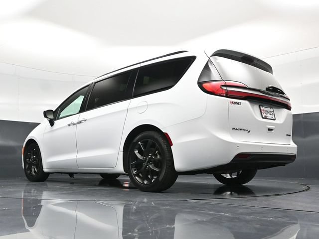 Used 2025 Chrysler Pacifica Limited FWD image 65