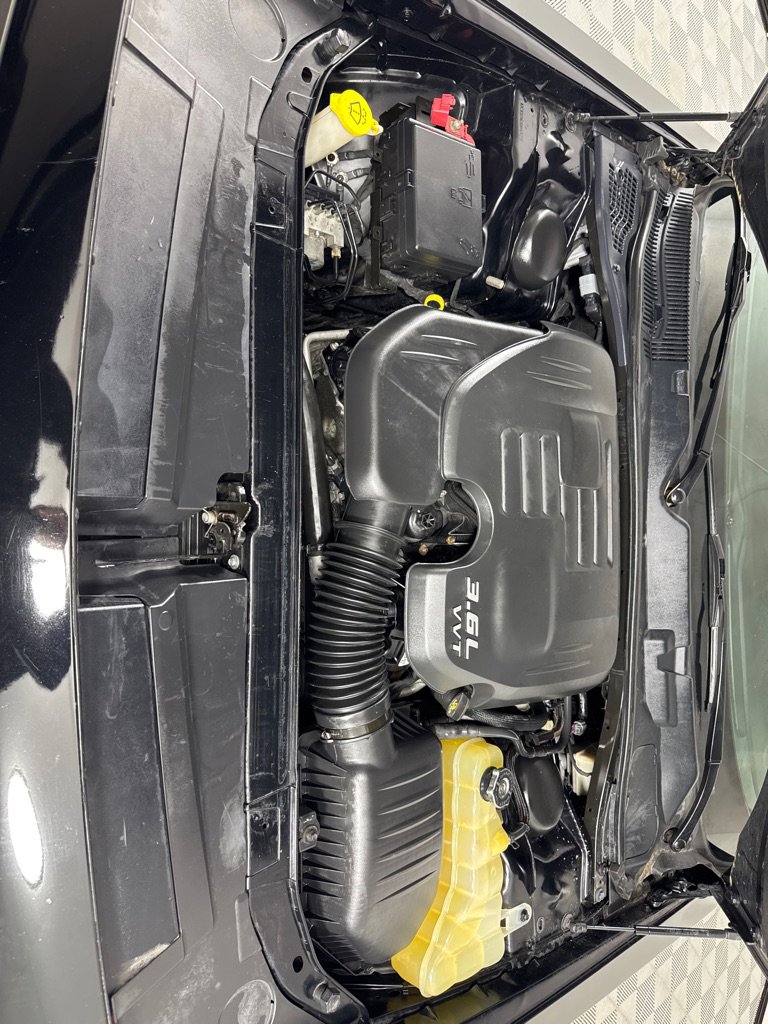 Used 2016 Dodge Challenger SXT image 24