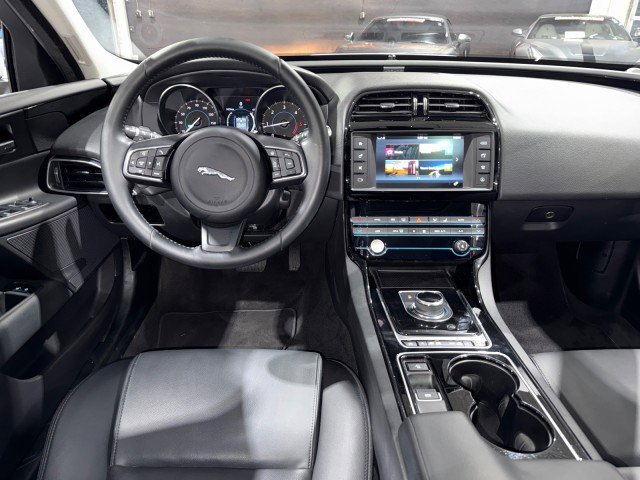 Used 2017 Jaguar XE Premium image 68