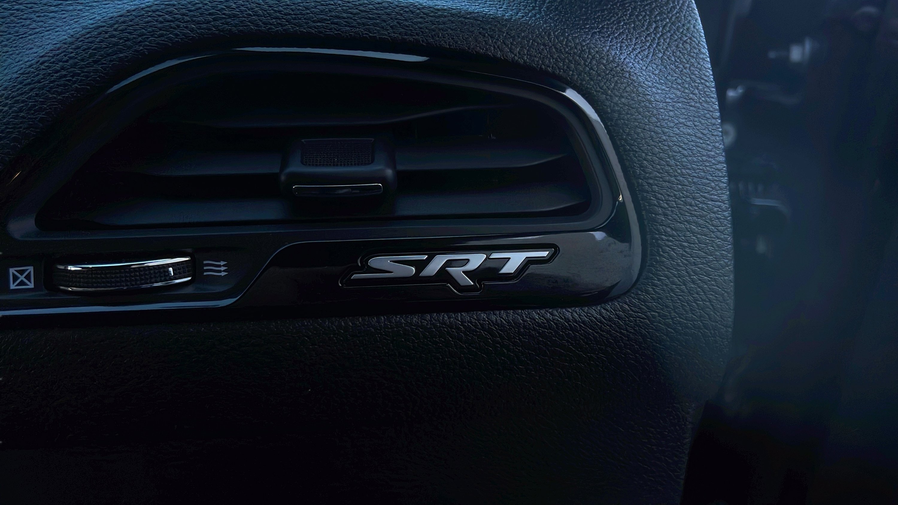 Used 2016 Dodge Challenger SRT w/ Technology Group RWD image 28