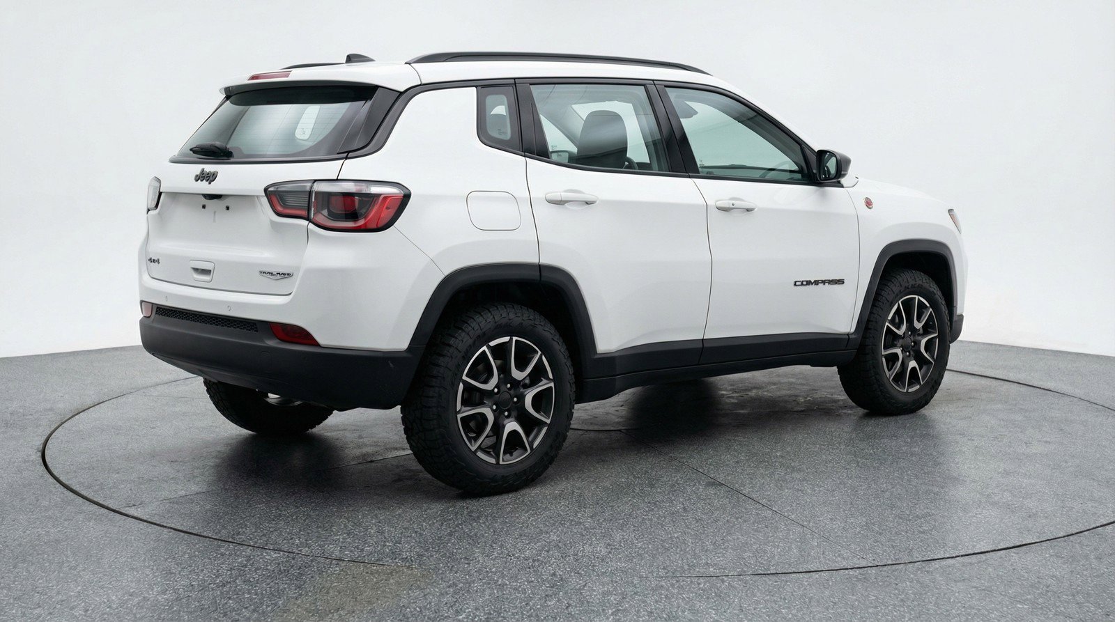 Used 2025 Jeep Compass Trailhawk AWD/4WD image 9
