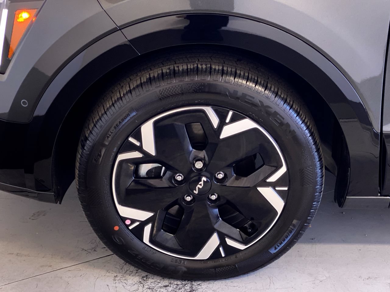 New 2026 Kia Niro Wave FWD image 12
