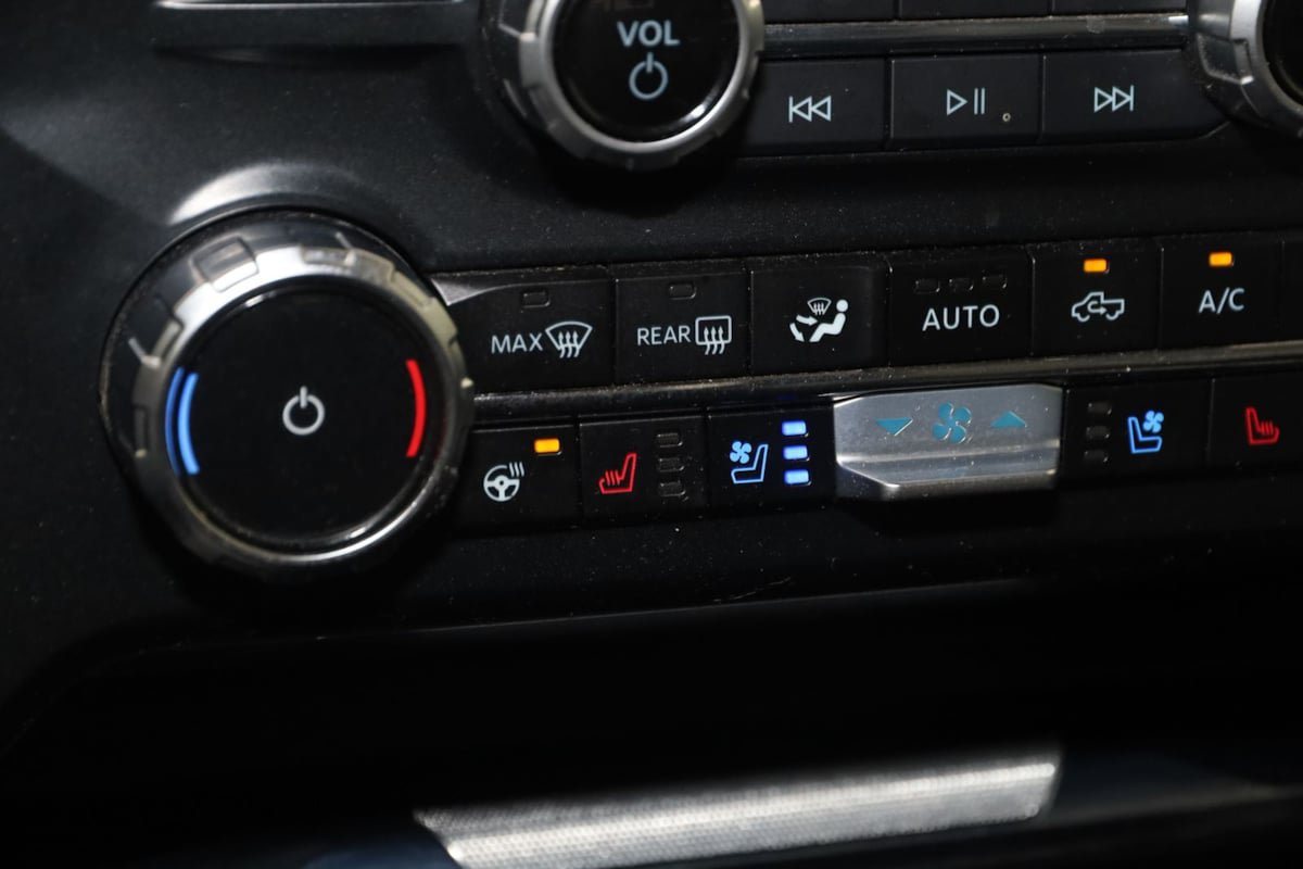 Used 2023 Ford F250 Lariat w/ Lariat Ultimate Package AWD/4WD image 8