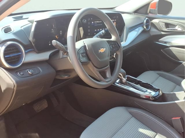 Used 2026 Chevrolet Trax LT FWD image 8