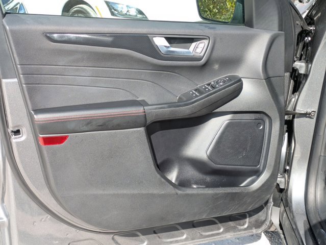 Used 2025 Ford Escape ST-Line image 2