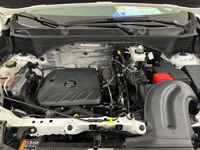 Used 2023 Buick Encore GX Essence w/ Experience Buick Package FWD image 11
