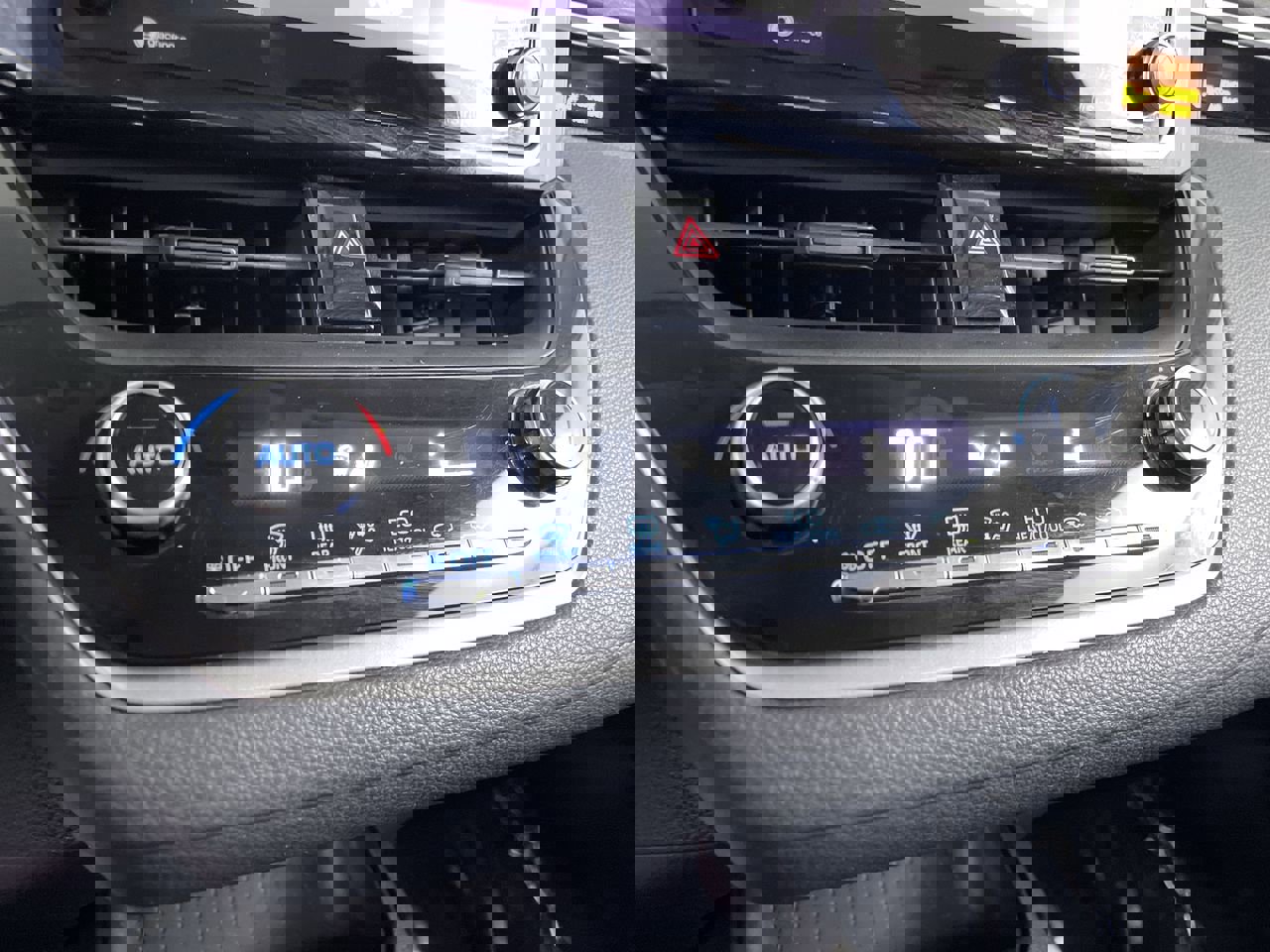 Used 2022 Toyota Corolla LE image 16