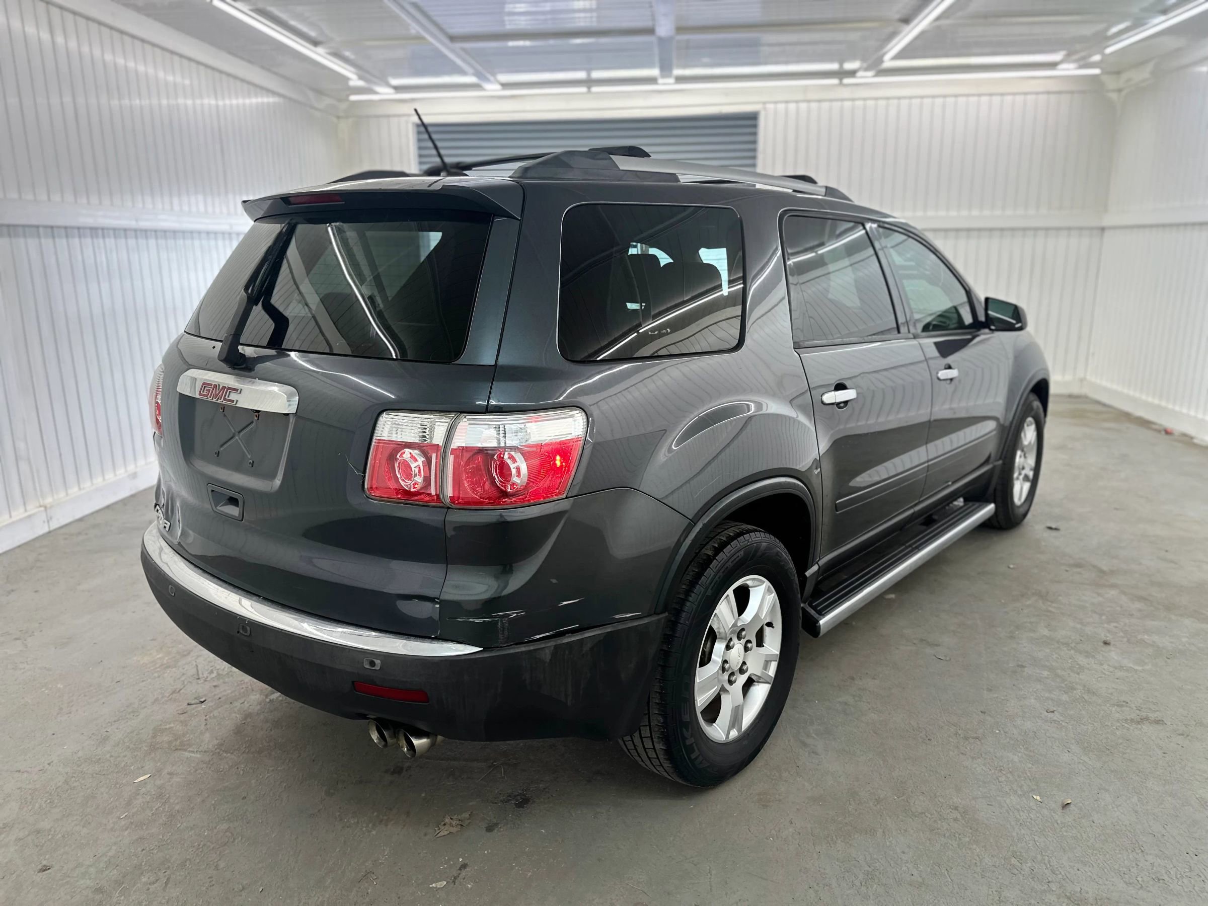 Used 2012 GMC Acadia SLE w/ LPO, 'HIT The Road' Package image 5