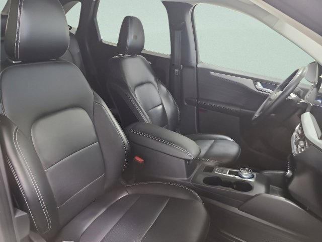 Used 2023 Ford Escape Platinum AWD/4WD image 16