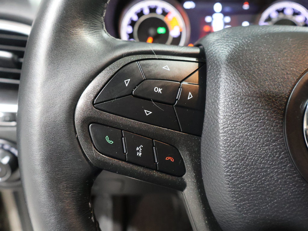 Used 2019 Jeep Cherokee Trailhawk w/ Cold Weather Group AWD/4WD image 39