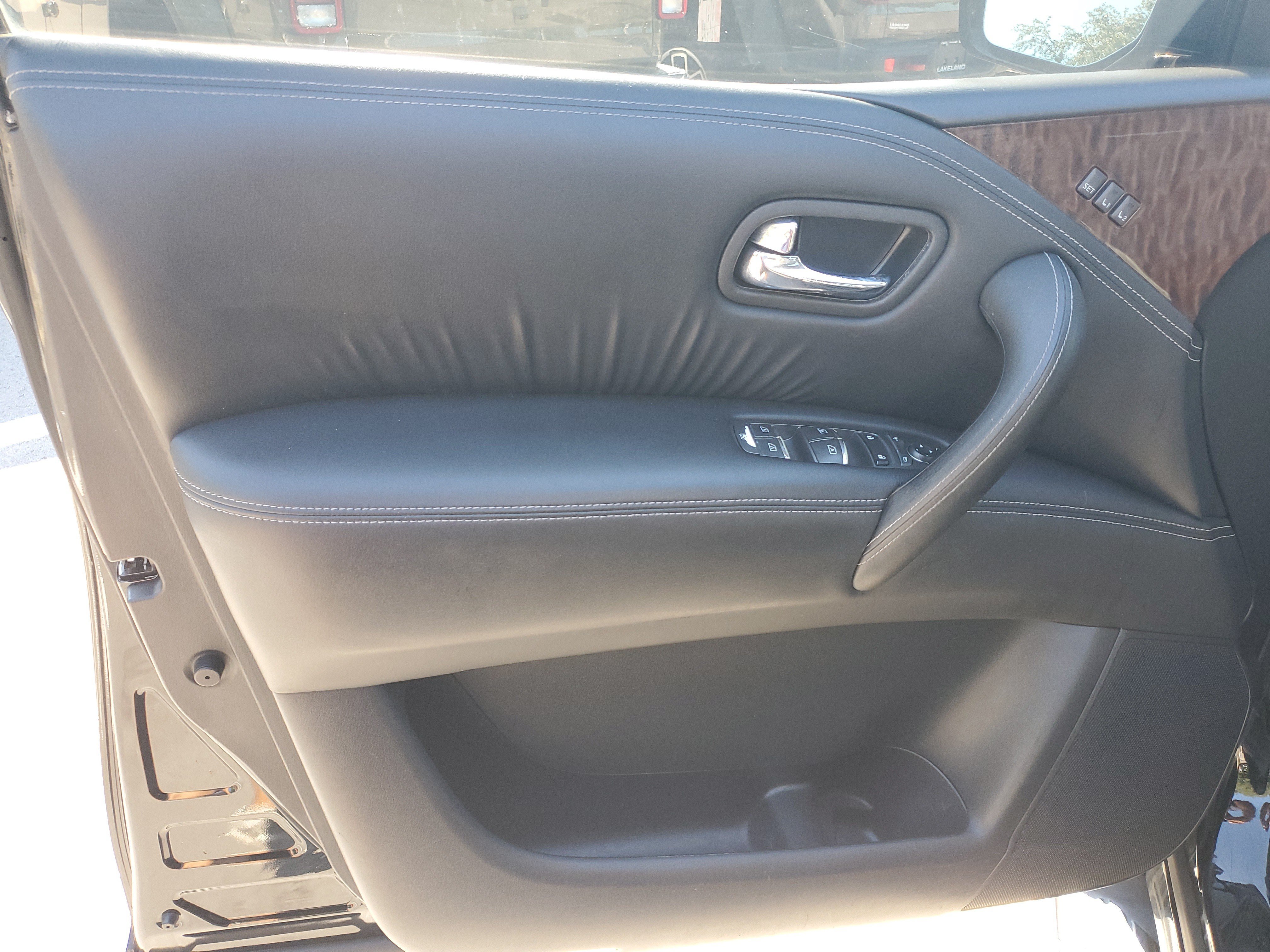 Used 2018 Nissan Armada SL w/ Premium Package RWD image 11