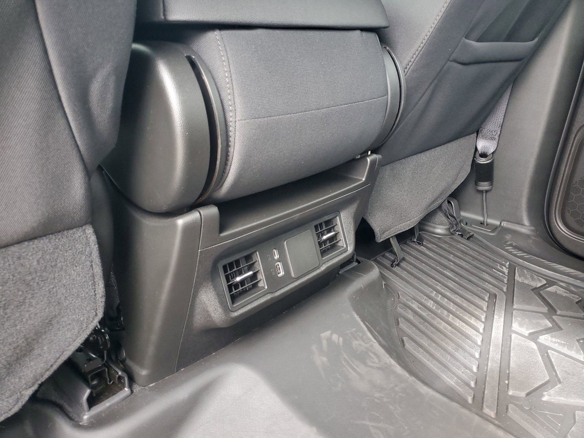 Used 2024 Chevrolet Silverado 1500 Custom w/ Turbomax Blackout Package image 17