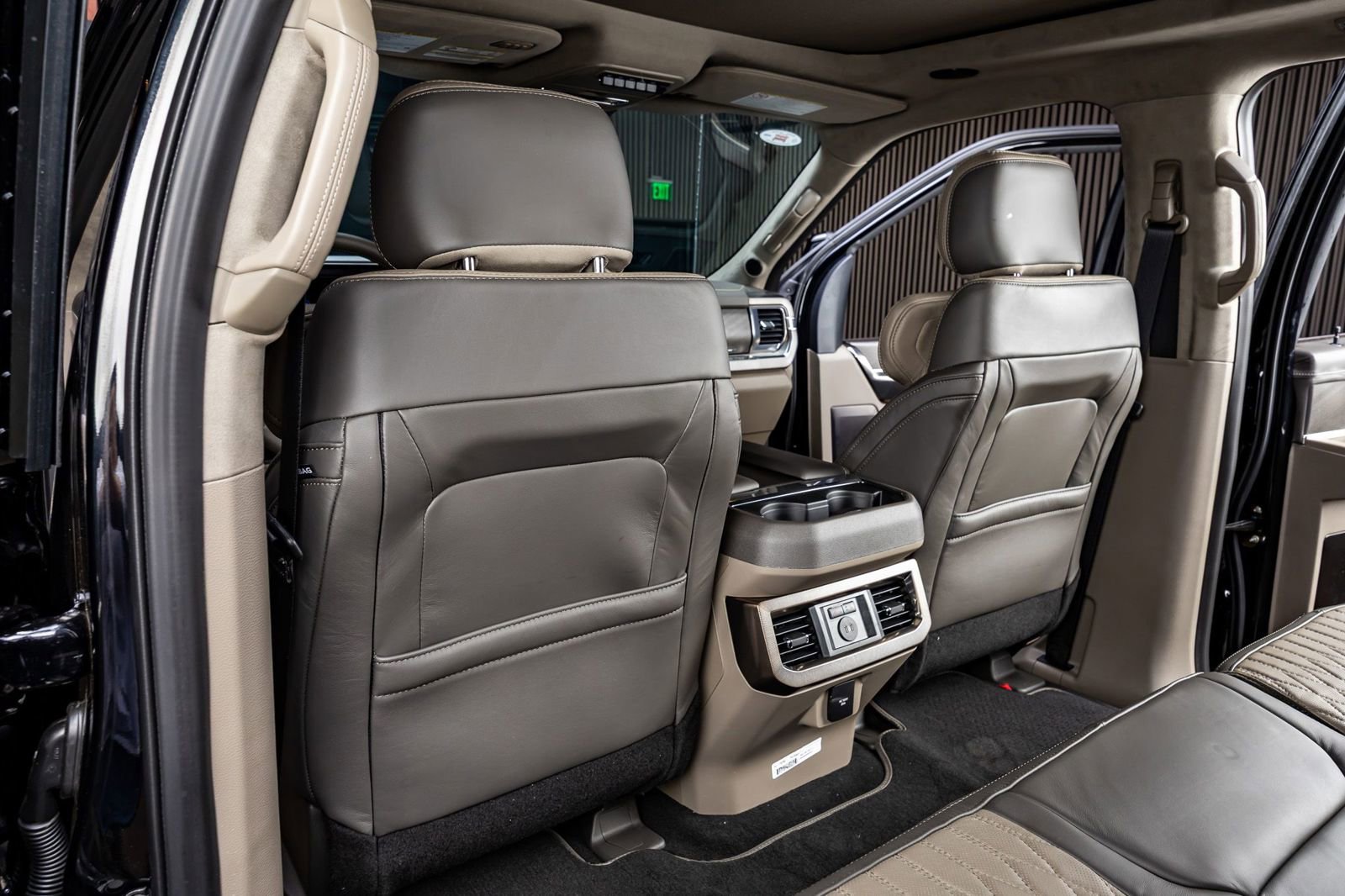 Used 2026 Ford F450 Platinum w/ Platinum Plus Package image 35