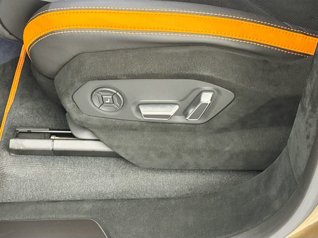 Used 2024 Lamborghini Urus Performante image 21