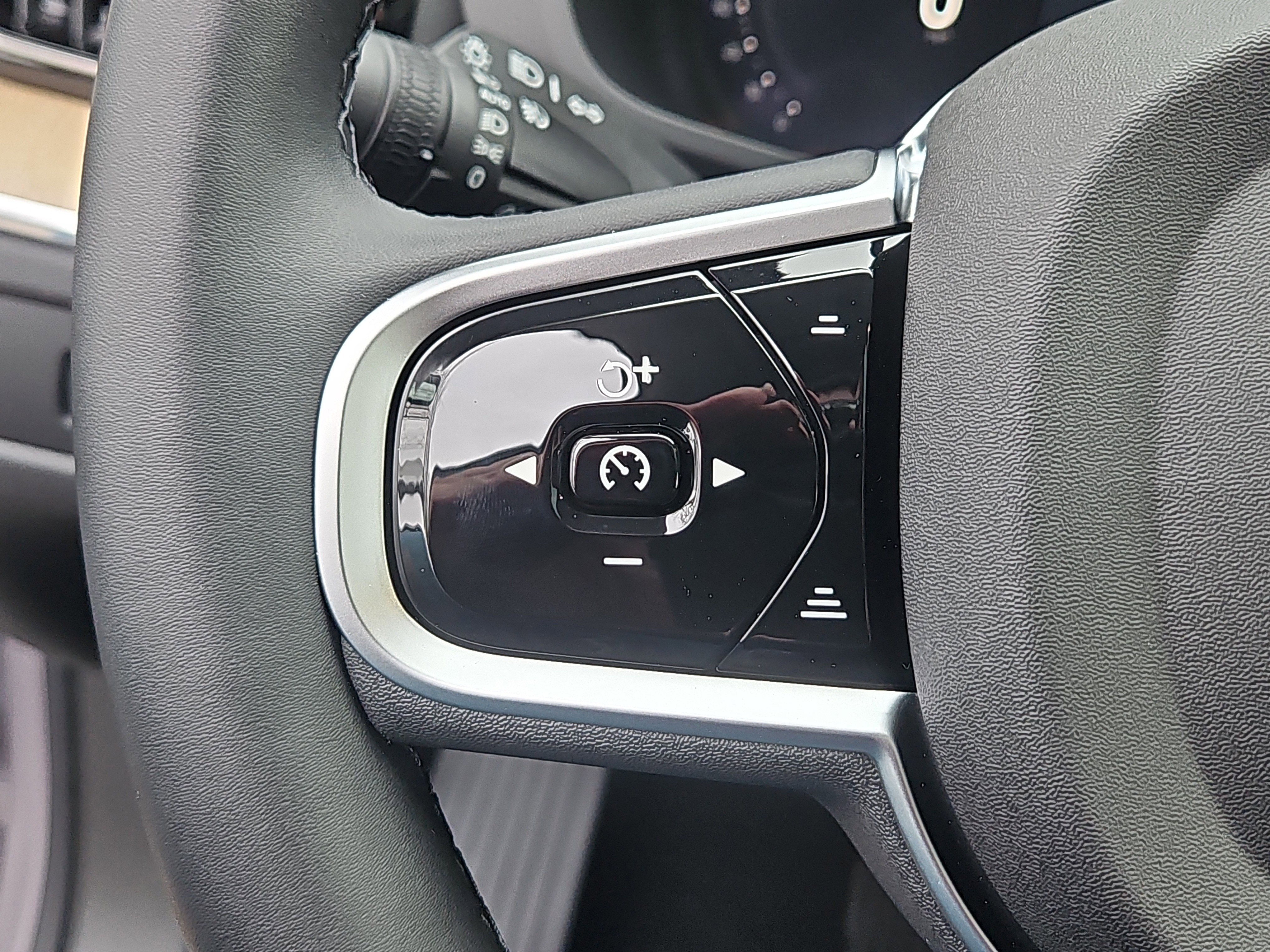 New 2026 Volvo XC60 B5 Plus w/ Protection Package Premier image 16