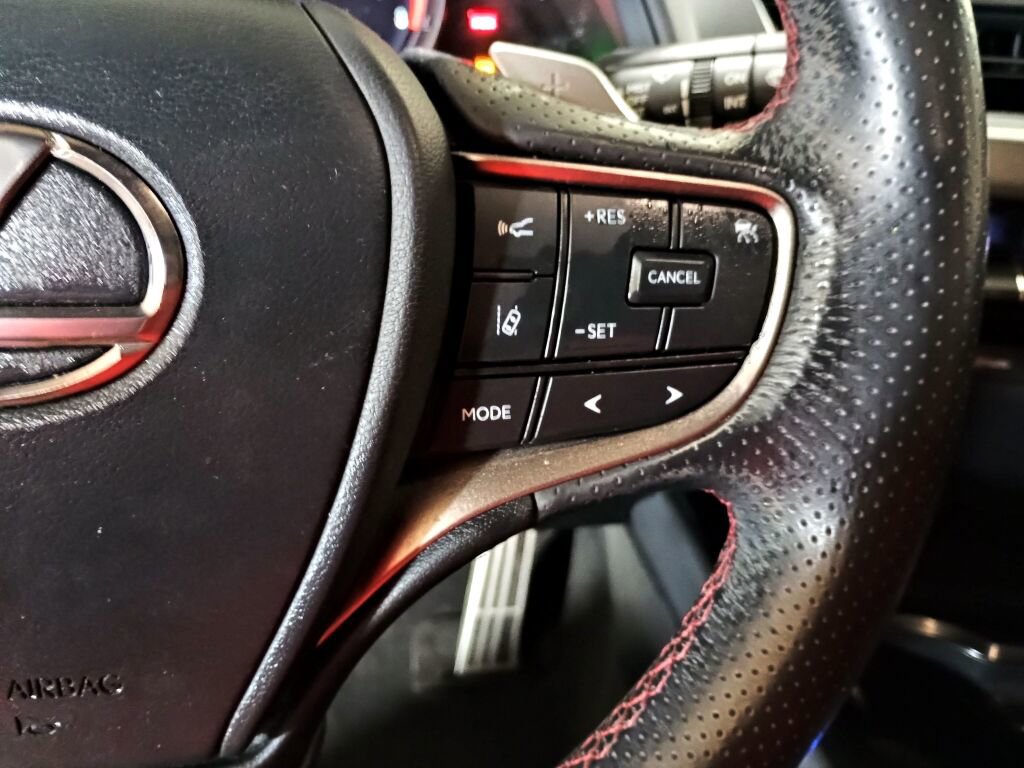 Used 2022 Lexus UX 200 F Sport w/ Accessory Package (Z2) image 11