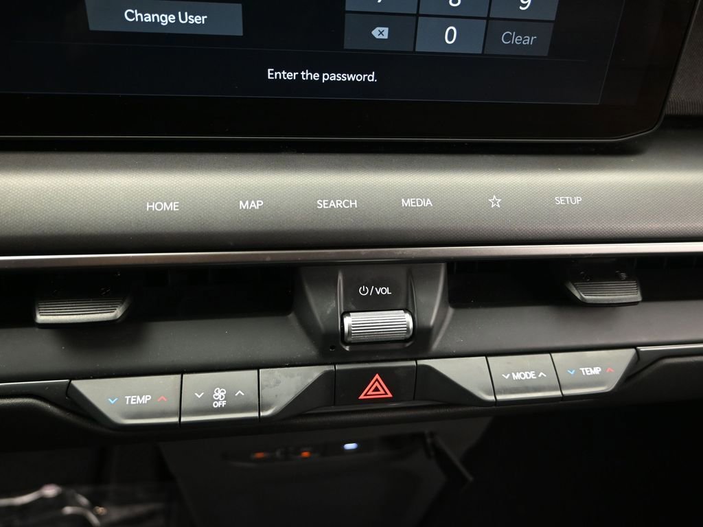 Used 2025 Kia EV9 Light image 18