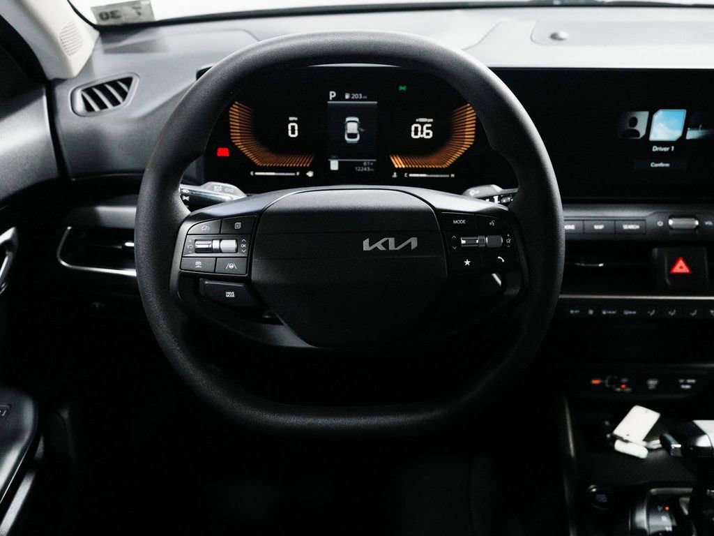 Used 2025 Kia K4 LXS image 24