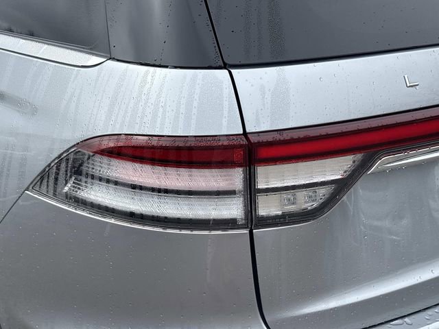 Certified 2023 Lincoln Aviator Reserve w/ Equipment Group 201A image 11