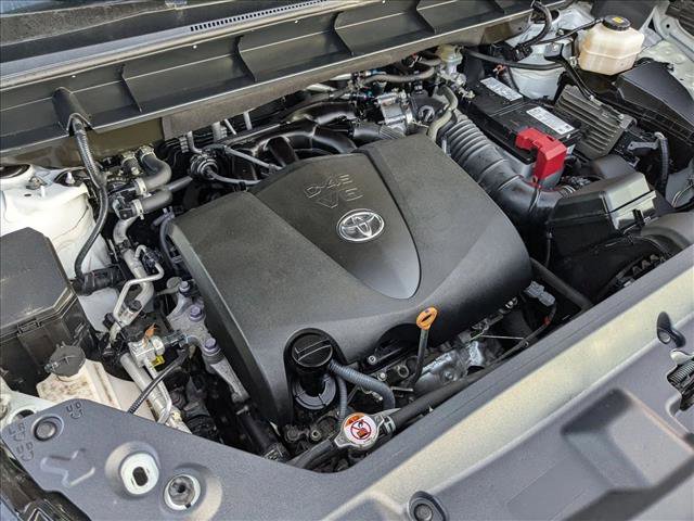 Used 2020 Toyota Highlander XLE image 24