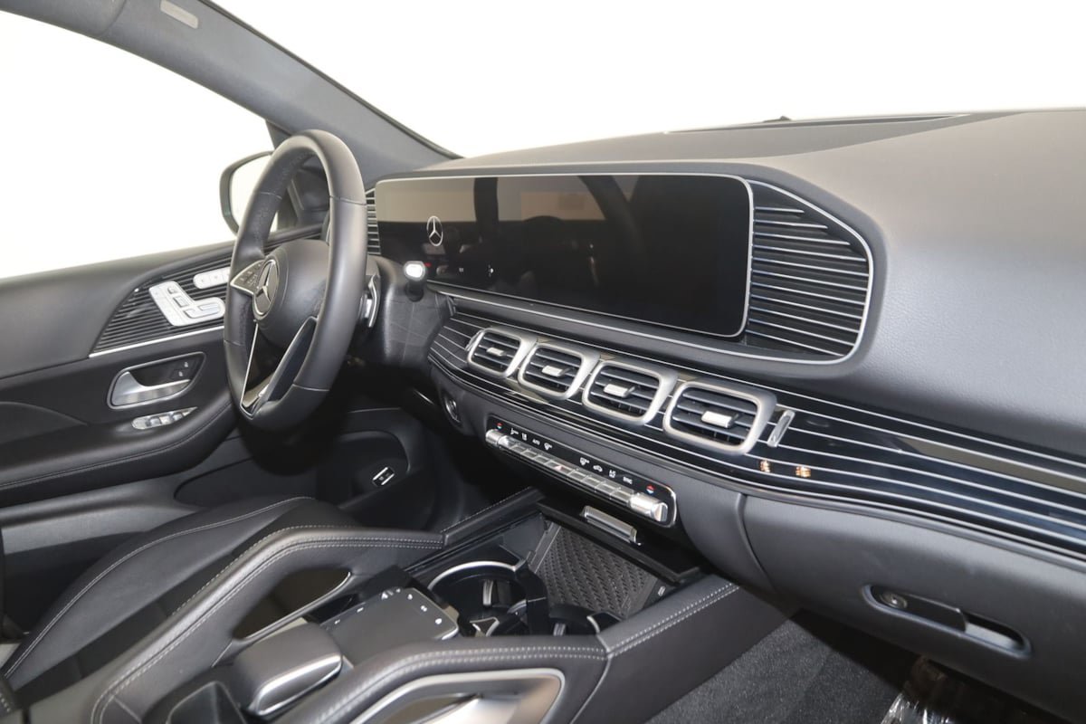 Used 2025 Mercedes-Benz GLE 450 4MATIC image 46