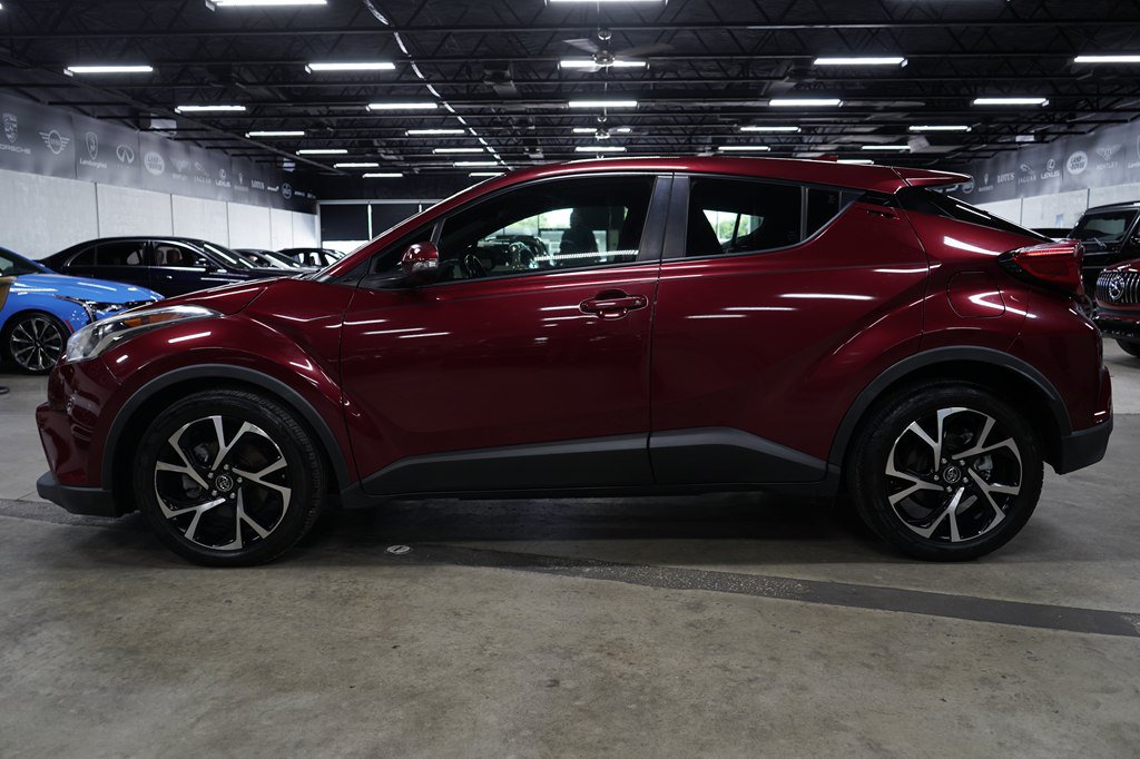 Used 2018 Toyota C-HR XLE FWD image 2