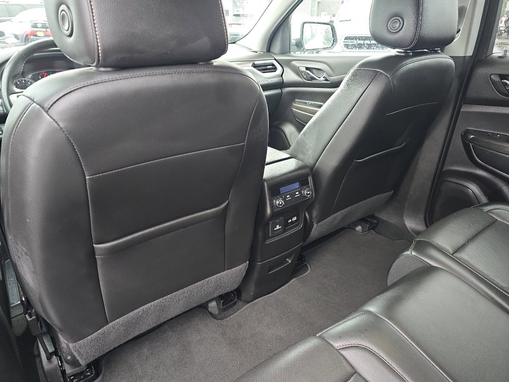 Used 2023 GMC Acadia SLT image 19