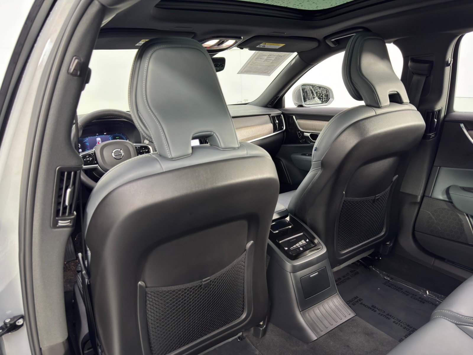 Used 2024 Volvo S90 T8 Ultimate image 35