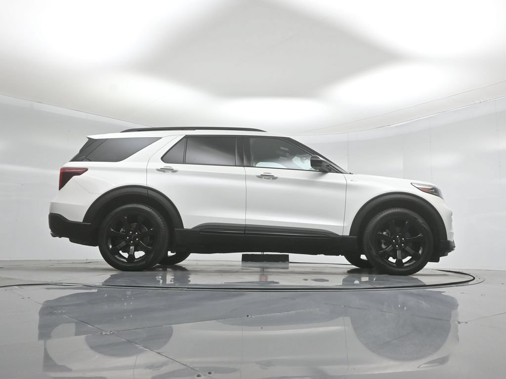 Certified 2023 Ford Explorer ST-Line w/ Class IV Trailer Tow Package RWD image 46