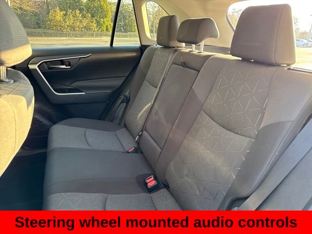 Used 2021 Toyota RAV4 XLE w/ Convenience Package image 20