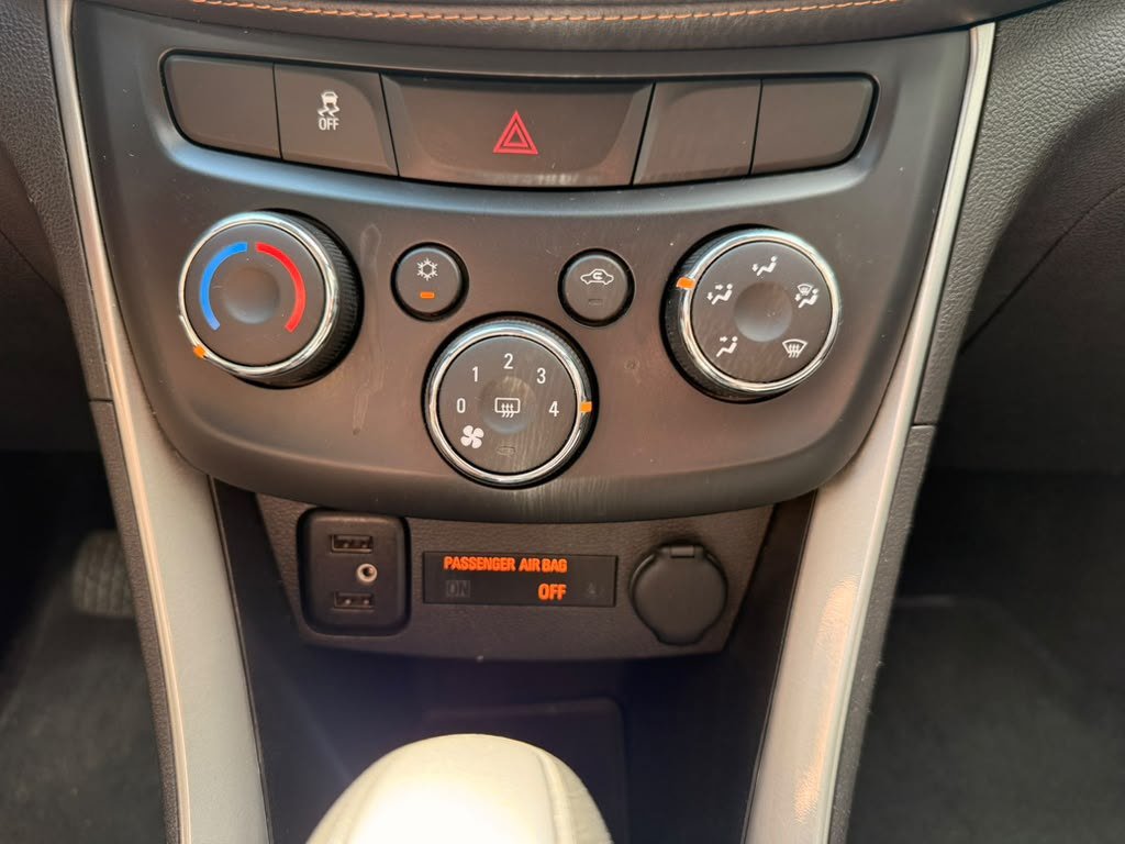 Used 2017 Chevrolet Trax LT AWD/4WD image 36