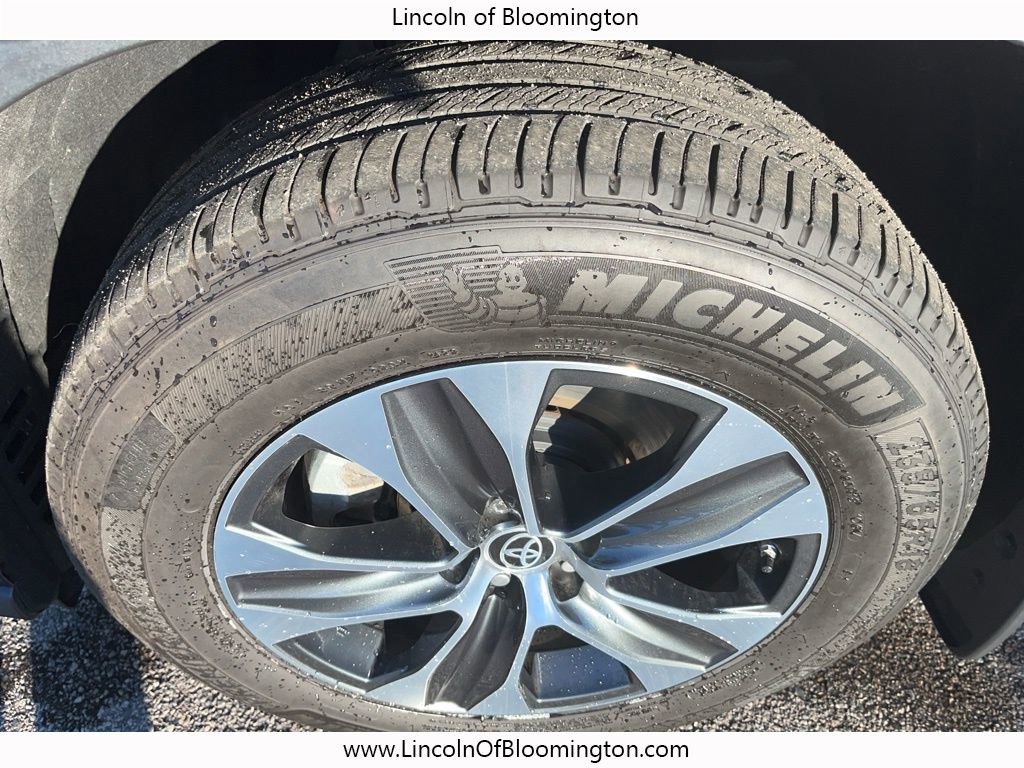 Used 2022 Toyota Highlander XLE image 9