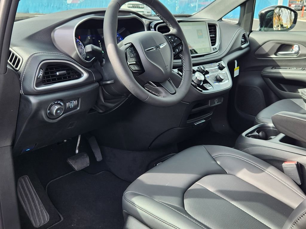 New 2026 Chrysler Pacifica Select w/ S Appearance Package image 7