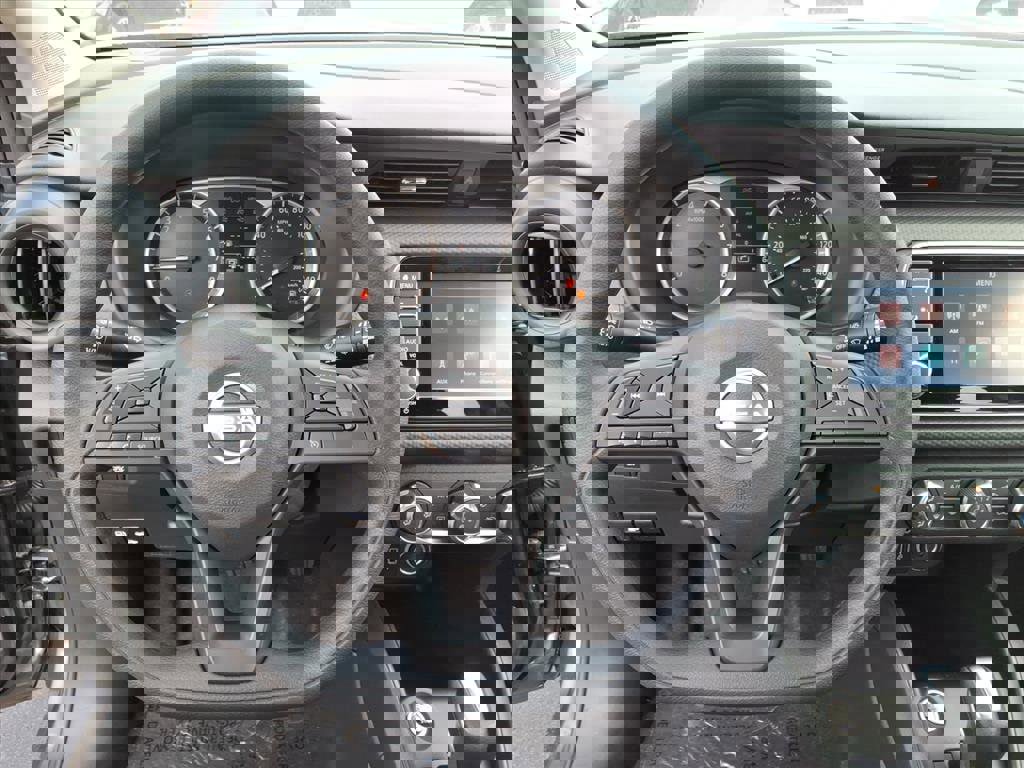 New 2025 Nissan Kicks Play S image 12