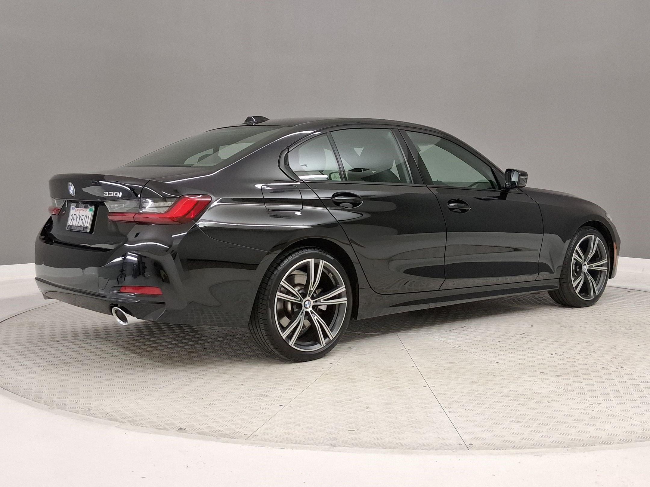 Certified 2023 BMW 330i Sedan w/ Convenience Package RWD image 7
