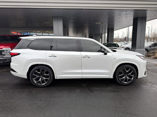 Used 2025 Lexus TX 500h AWD w/ Technology Package image 8