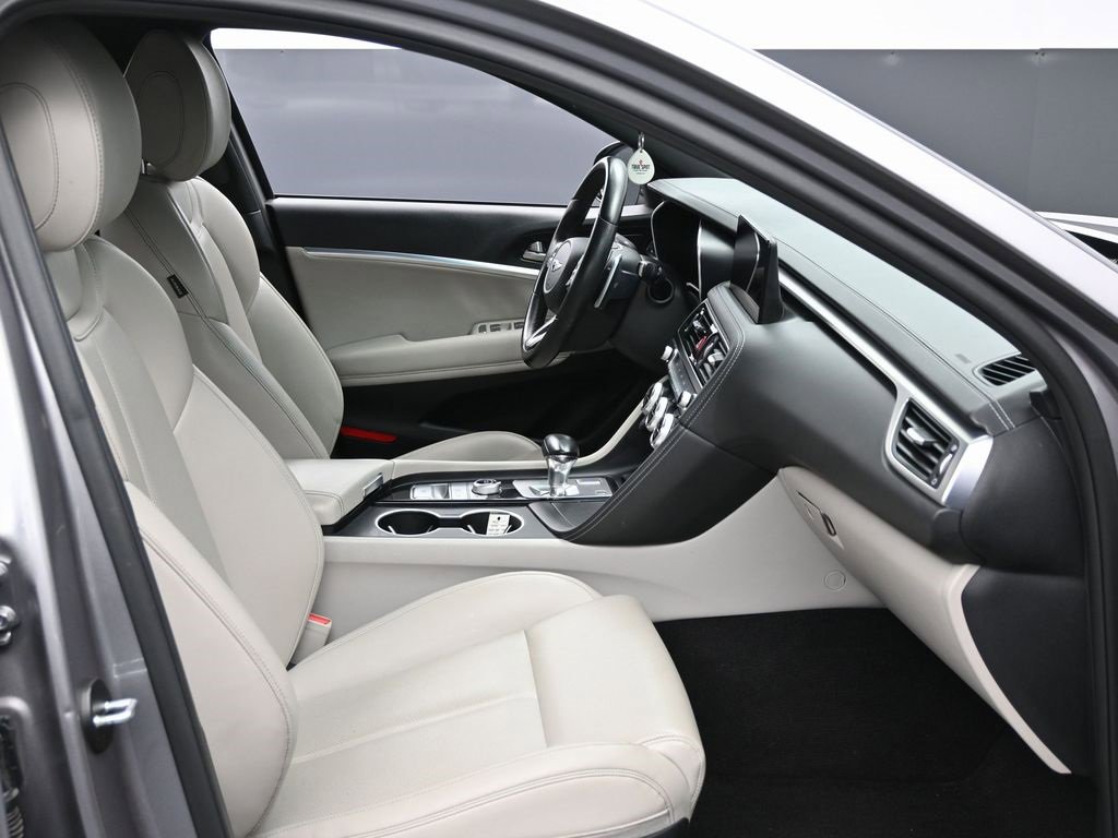 Used 2023 Genesis G70 2.0T image 35