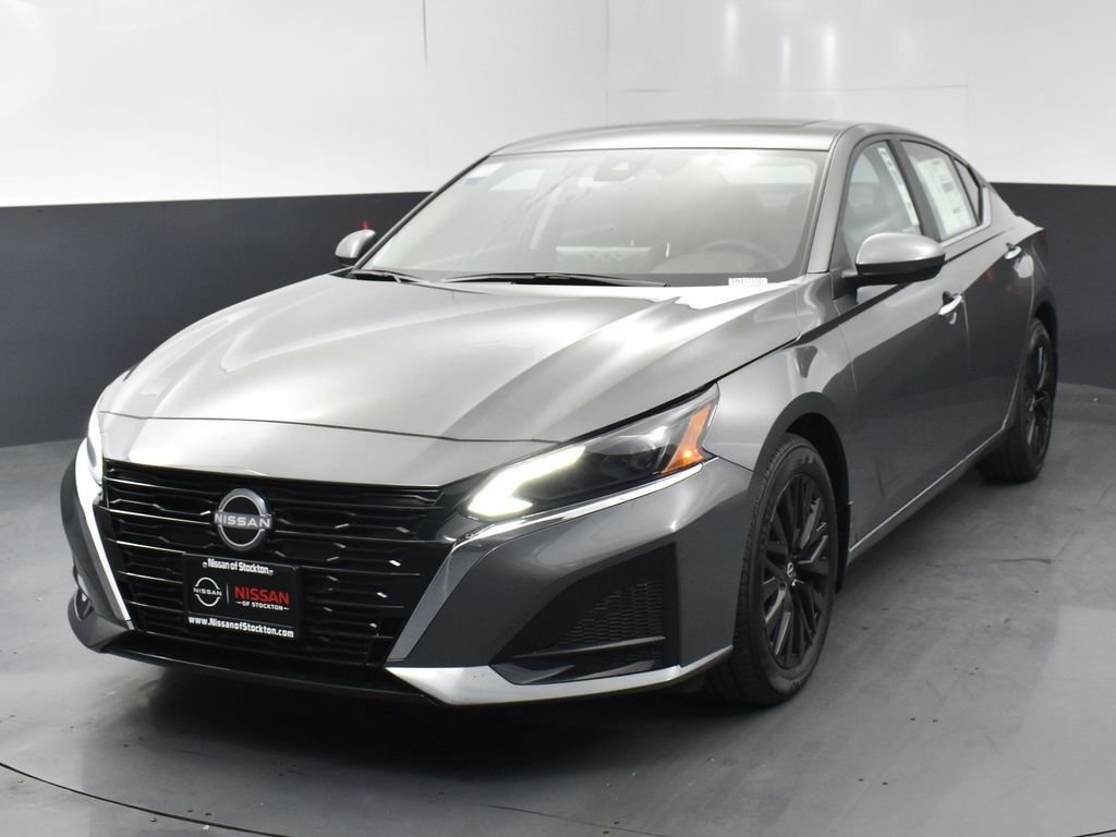 New 2025 Nissan Altima 2.5 SV w/ SV Special Edition Package image 3