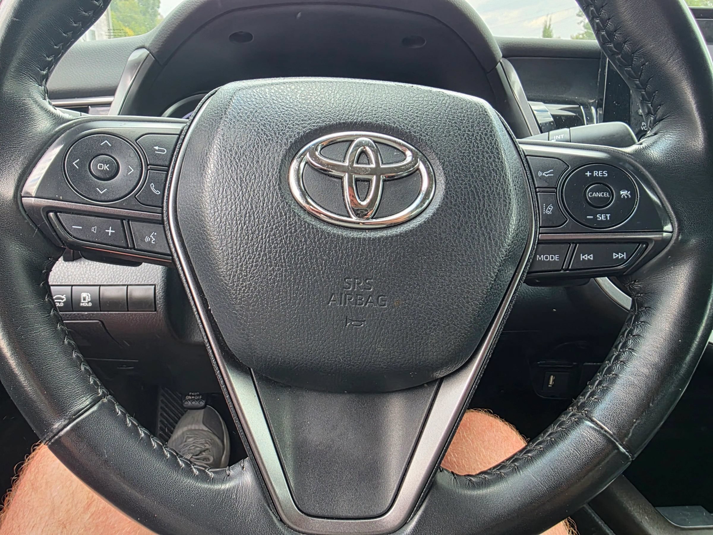 Used 2024 Toyota Camry SE w/ Convenience Package FWD image 15