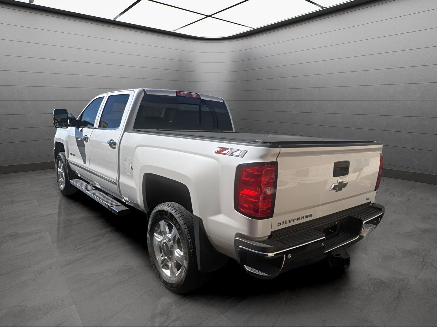 Used 2018 Chevrolet Silverado 2500 LTZ w/ LTZ Plus Package image 12