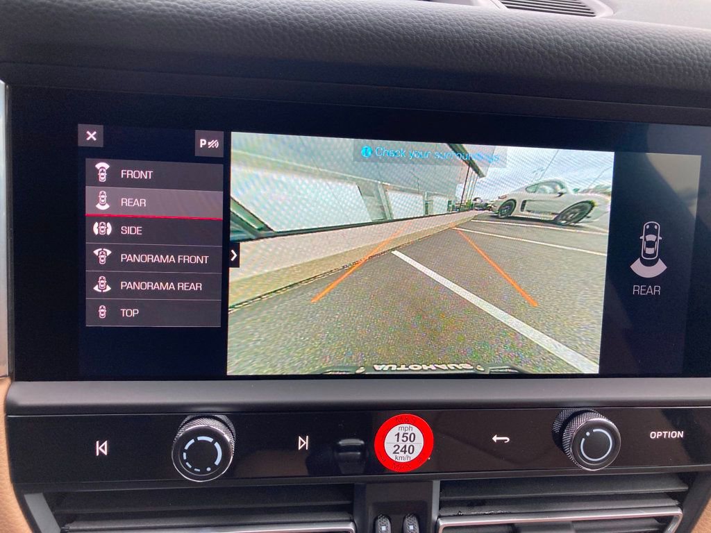 Used 2025 Porsche Macan AWD image 25