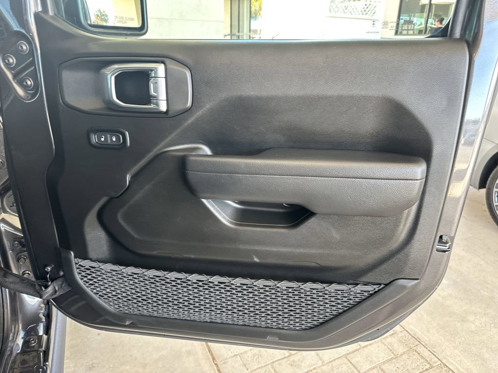 Used 2023 Jeep Gladiator Willys image 35