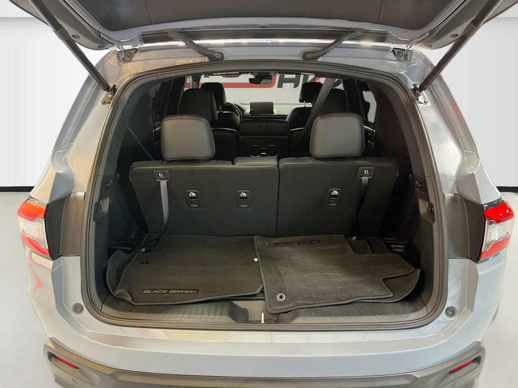 Used 2025 Honda Pilot Black Edition image 28