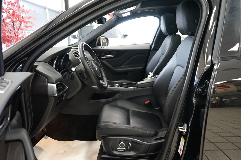 Used 2020 Jaguar F-PACE Premium AWD/4WD image 28