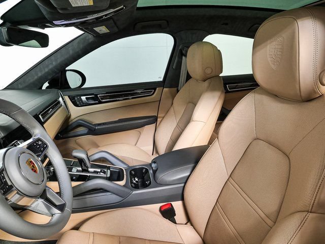 Certified 2023 Porsche Cayenne S AWD/4WD image 5