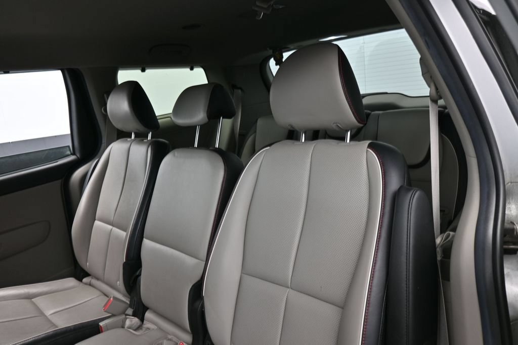 Used 2021 Kia Sedona EX FWD image 31