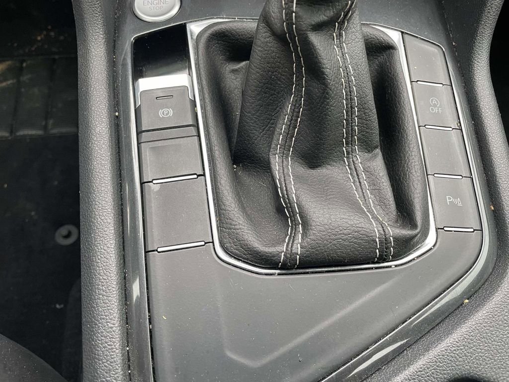 Used 2024 Volkswagen Tiguan SE R-Line w/ MDO Package, Three-Row image 43