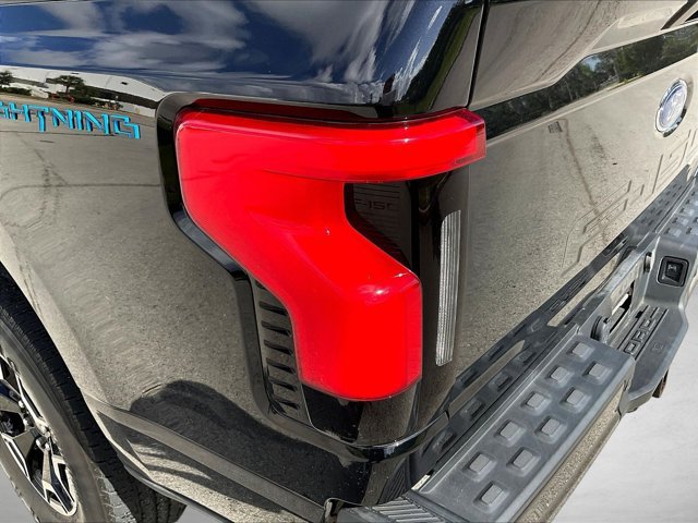 Used 2023 Ford F150 Lightning XLT AWD/4WD image 29