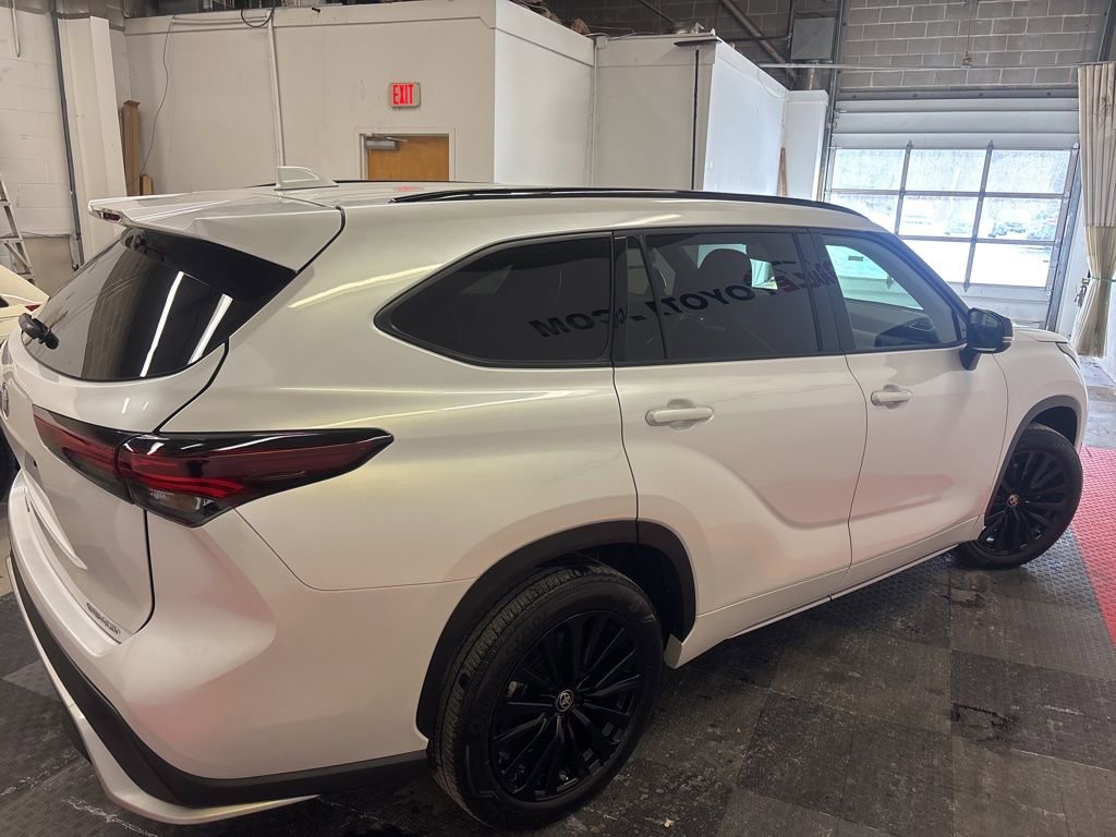 Used 2024 Toyota Highlander XSE image 10